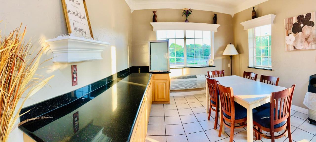Weston Inn & Suites Rusk Esterno foto